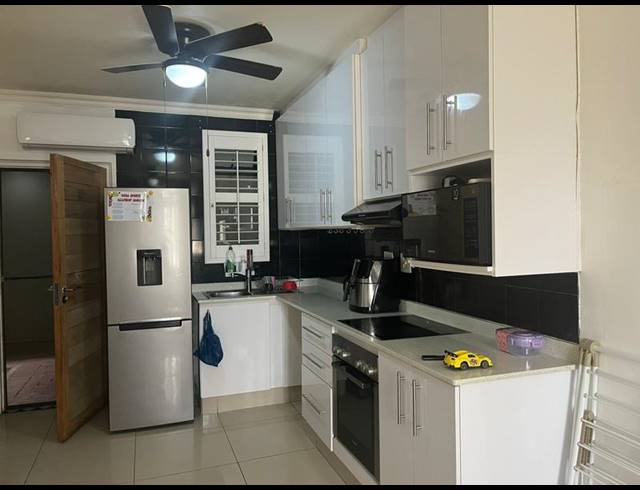 1 BEDROOM APARTMENT FOR SALE IN UMHLANGA RIDGE